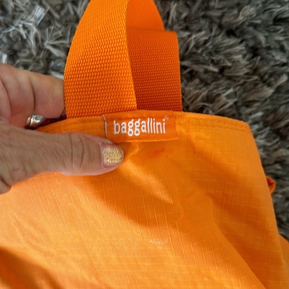 Baggallini orange carry all nylon tote large with pink lining - Picture 8 of 14